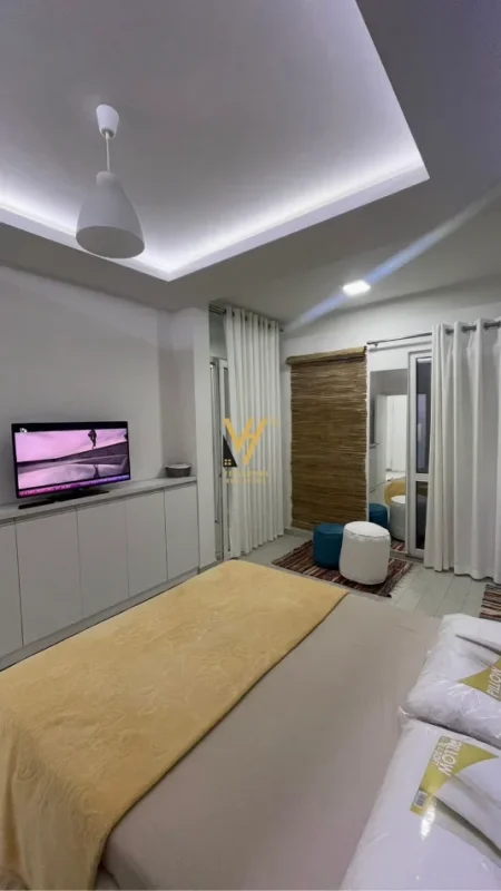 Tirane, jepet me qera apartament 1+1+Ballkon Kati 2, 70 m² 670 € (KOMUNA E PARISIT)