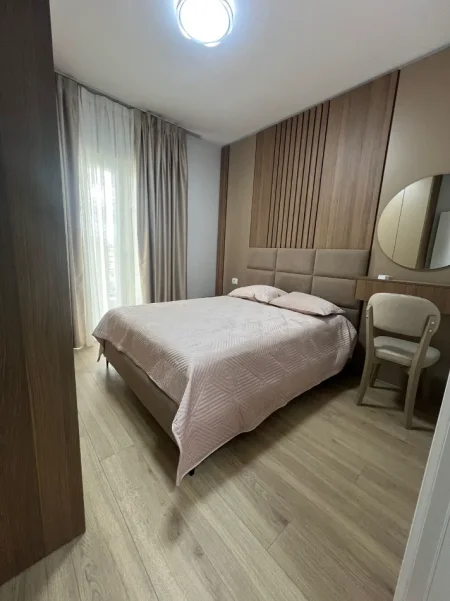 Tirane, jepet me qera apartament 1+1 Kati 7, 70 m² 700 € (Zogu i Zi)