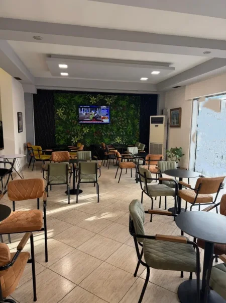 Tirane, jepet me qera bar-kafe Kati 0, 150 m² 1.200 € (Rruga Don Bosko)