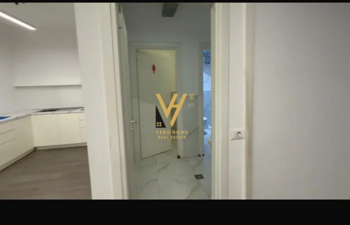 Tirane, jepet me qera ambjent biznesi Kati 6, 180 m² 3.000 € (KOMUNA E PARISIT)
