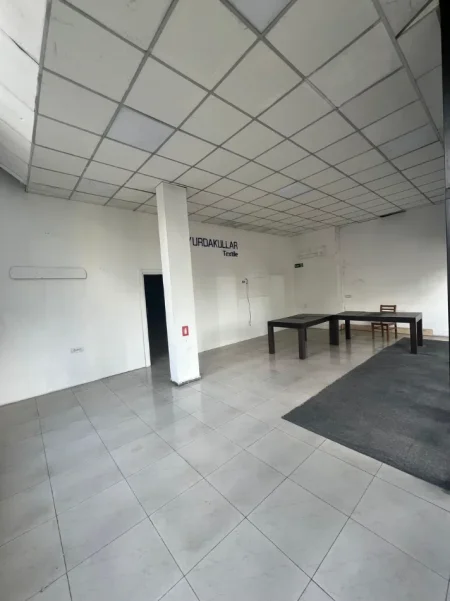 Tirane, jepet me qera ambjent biznesi Kati 1, 400 m² 4.000 € (SPITALI AMERIKAN 3)
