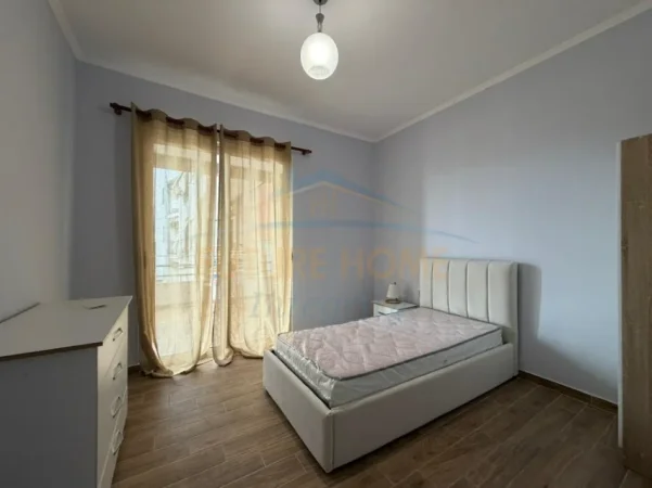 Tirane, jepet me qera apartament 2+1 Kati 5, 102 m² 570 € (Unaza e Re)