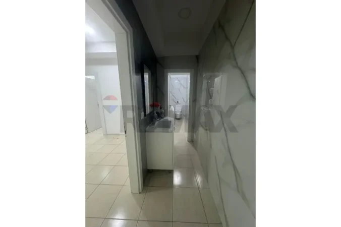 Tirane, jepet me qera ambjent biznesi Kati 2, 90 m² 800 € 