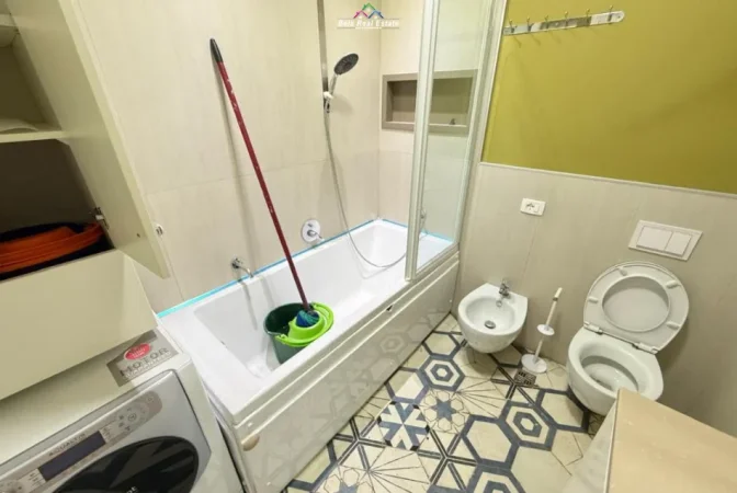 Tirane, jepet me qera apartament 2+1 Kati 0, 160 m² 1.000 € (Secret Garden)