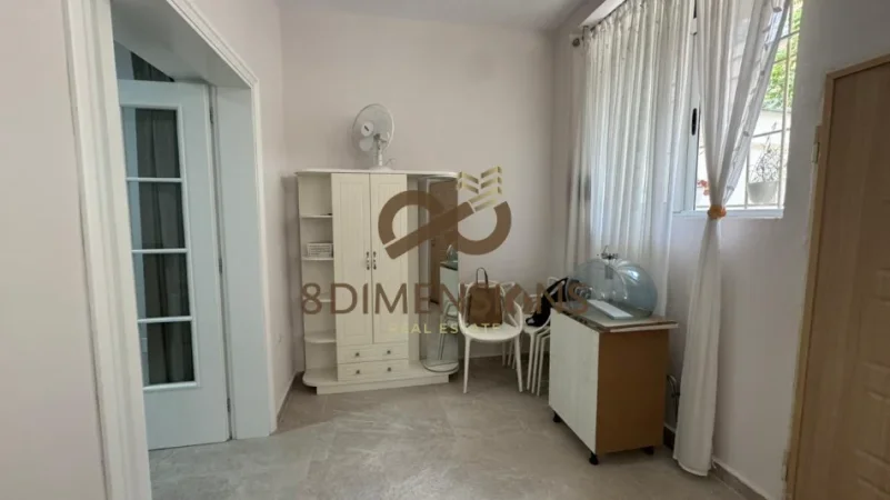 Tirane, jepet me qera apartament 2+1 Kati 1, 75 m² 600 € (vasil shanto)