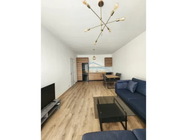 Tirane, jepet me qera apartament 1+1+Ballkon Kati 11, 76 m² 600 € (Kompleksi Arlis)