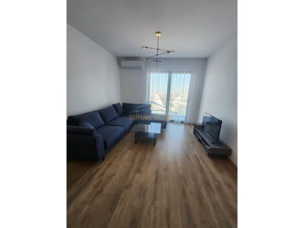 Tirane, jepet me qera apartament 1+1+Ballkon Kati 11, 76 m² 600 € (Kompleksi Arlis)