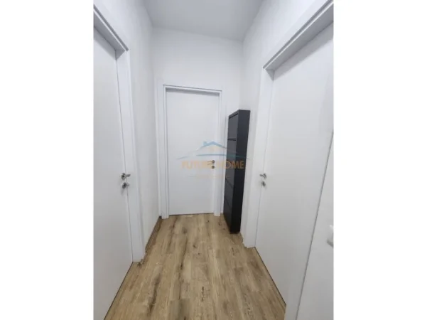 Tirane, jepet me qera apartament 1+1+Ballkon Kati 11, 76 m² 600 € (Kompleksi Arlis)
