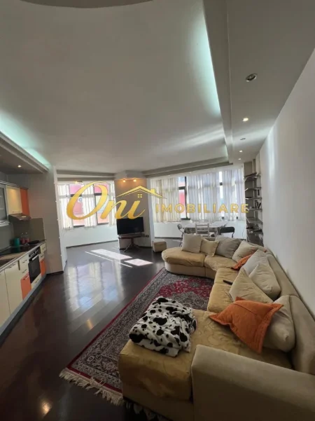 Tirane, jepet me qera apartament 2+1 Kati 5, 112 m² 600 € (KOMUNA E PARISIT)