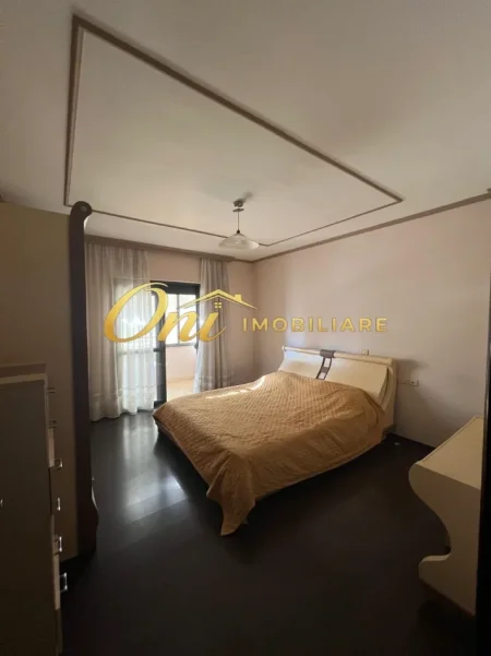 Tirane, jepet me qera apartament 2+1 Kati 5, 112 m² 600 € (KOMUNA E PARISIT)
