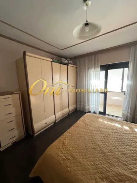 Tirane, jepet me qera apartament 2+1 Kati 5, 112 m² 600 € (KOMUNA E PARISIT)