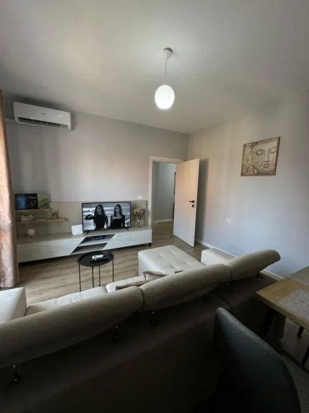 Tirane, jepet me qera apartament 2+1 Kati 2, 84 m² 550 € (Jordan Misja)
