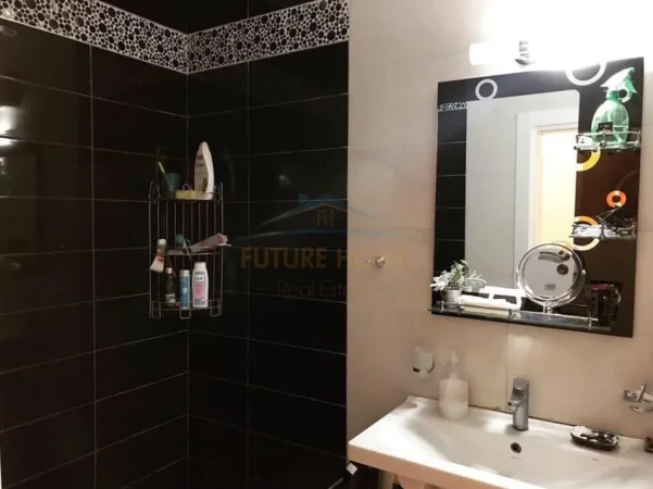 Tirane, jepet me qera apartament 2+1+Ballkon Kati 3, 80 m² 800 € (Kodra e Diellit)