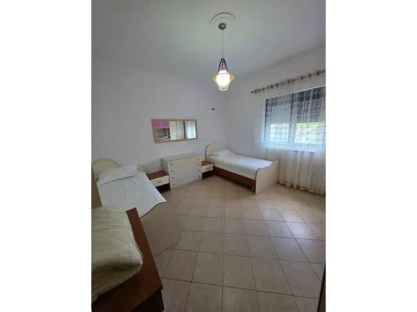 Tirane, jepet me qera apartament 3+1+Ballkon Kati 1, 132 m² 600 € (Sauk)