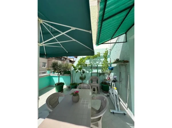 Tirane, shitet apartament 2+1+Ballkon Kati 5, 144 m² 162.000 € (fresku)