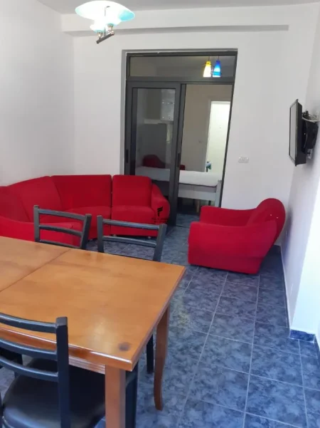 Tirane, jepet me qera garsonier Kati 4, 50 m² 400 € (MYSLYM SHYRI)