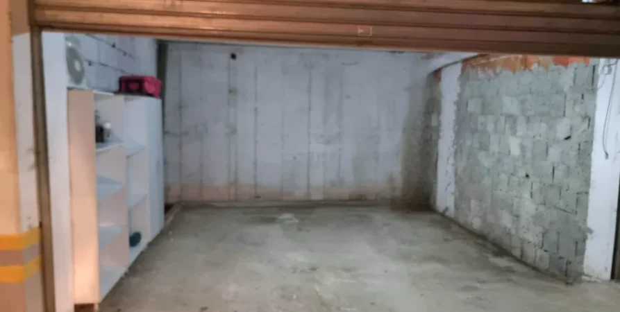 Tirane, shitet garazh | post parkimi Kati -1, 30 m² (Unaza e Re Bulevardi Migjeni Astir, tek Fish time)