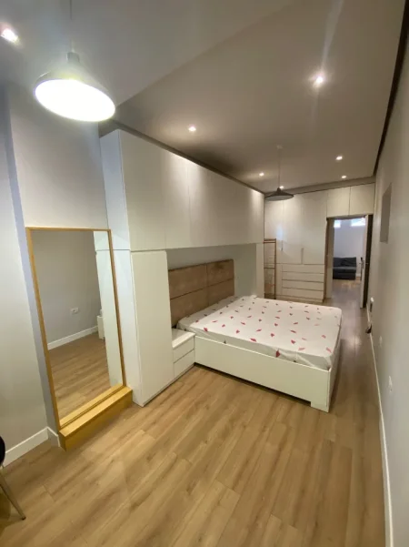 Tirane, jepet me qera apartament 1+1+Ballkon Kati 1, 56 m² 550 € (hamdu garunja)