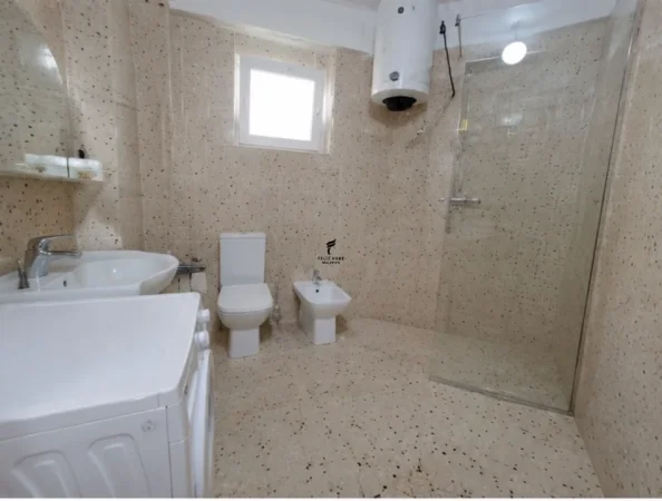 Tirane, jepet me qera zyre Kati 2, 120 m² 1.000 € (BLLOK)