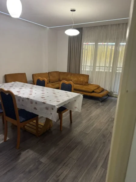 Tirane, jepet me qera apartament 2+1 Kati 1, 90 m² 570 € (Rruga Teodor Keko)