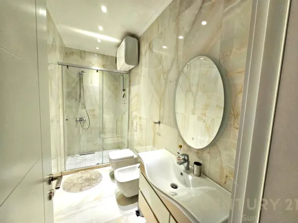 Tirane, jepet me qera apartament 2+1+Ballkon Kati 4, 126 m² 1.200 € (rruga e barrikadave)