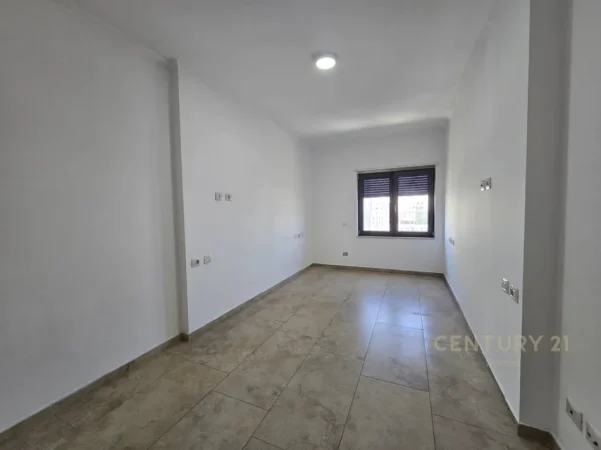 Tirane, jepet me qera zyre Kati 6, 148 m² 1.300 € 