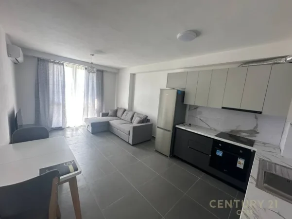 Tirane, jepet me qera apartament 3+1+Ballkon Kati 3, 108 m² 650 € (fund 5 maji)