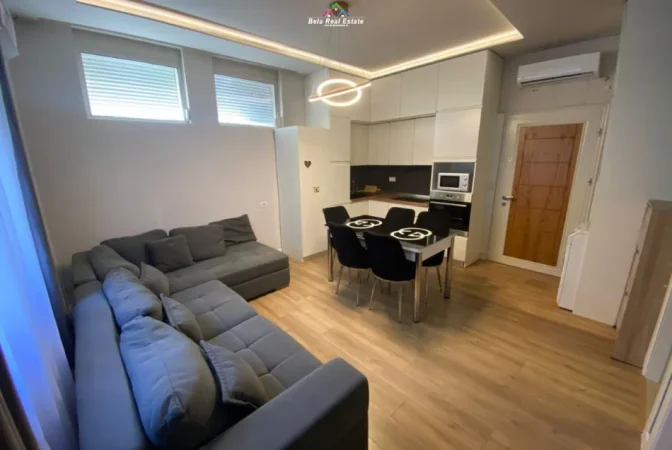 Tirane, jepet me qera apartament 1+1 Kati 0, 56 m² 550 € (Rruga Hamdi Garunja)