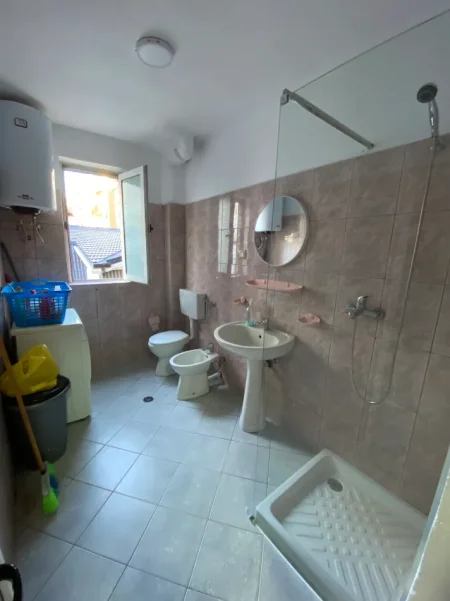 Tirane, Qera  2+1+Aneks+Ballkon,72 m² 650 mije lek (Myslym Shyri)