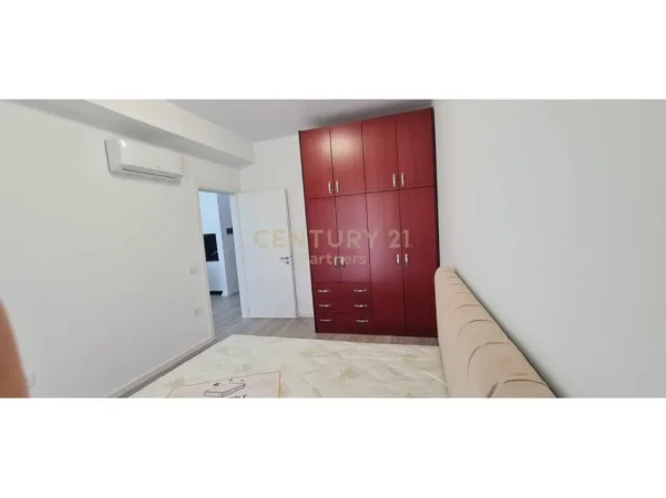 Tirane, jepet me qera apartament 1+1 Kati 2, 66 m² 500 € (astir)