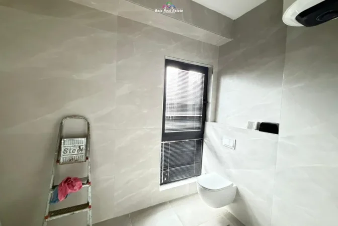 Tirane, shes zyre Kati 7, 124 m² (Rruga e Kavajes)