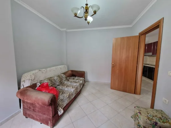 Tirane, shes apartament 2+1 Kati 1, 92 m² 145.000 € (Rruga Foto Xhavella)