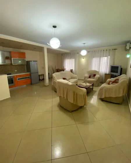 Tirane, jepet me qera apartament 3+1+Aneks Kati 3, 120 m² 700 € (Margarita Tutulani)