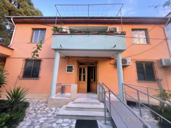 Tirane, jepet me qera apartament 2 Katshe Kati 2, 176 m² 2.500 € (pazari i ri)
