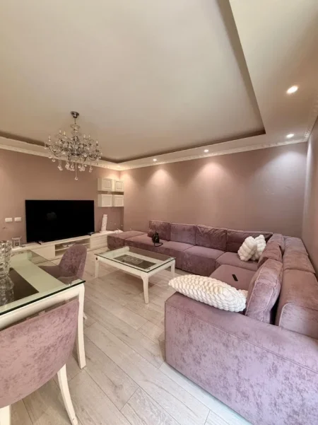 Tirane, shes apartament 3+1+Ballkon Kati 2, 120 m² 363.000 € (Rruga Medar Shtylla)