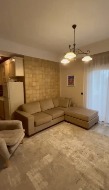 Tirane, jepet me qera apartament 1+1 Kati 7, 112 m² 1.500 € (2 Apartamente 1 1 Dhe Garsionere 9 Kateshet)
