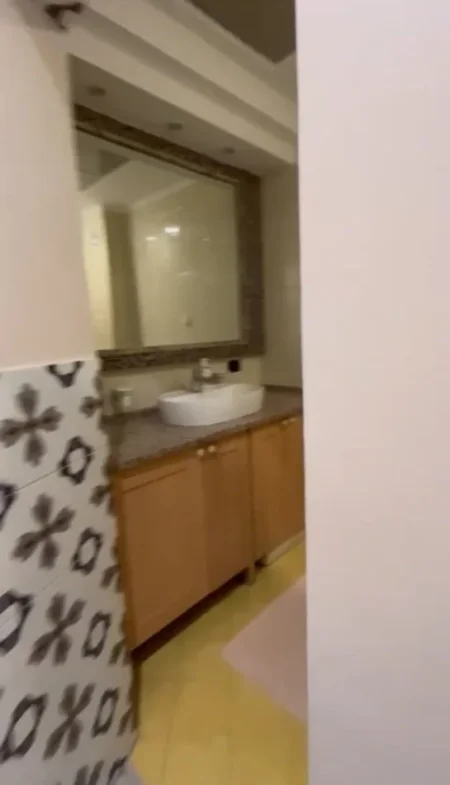 Tirane, jepet me qera apartament 1+1 Kati 7, 112 m² 1.500 € (2 Apartamente 1 1 Dhe Garsionere 9 Kateshet)