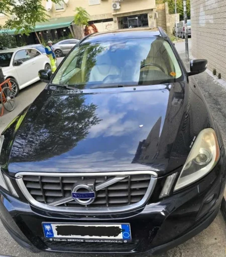 Tirane, shes SUV Volvo XC60 D5 - 2008 Nafte, e zeze Kondicioner 492.000 km 5.500 €