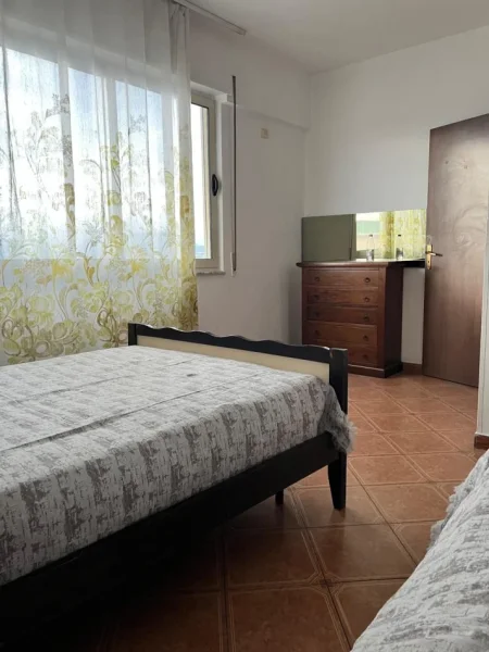 Tirane, jepet me qera apartament 2+1 Kati 10, 90 m² 650 € (Rruga Vace Zela)