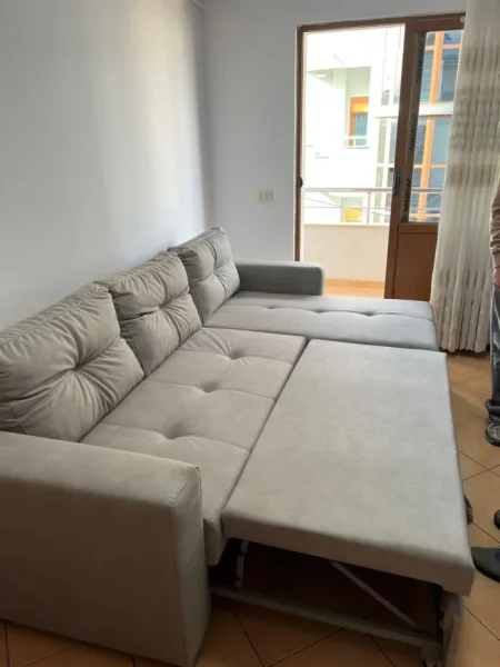 Tirane, jepet me qera apartament 3+1 Kati 4, 100 m² 550 € (Selitë)