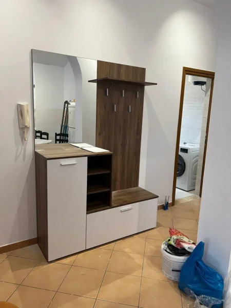 Tirane, jepet me qera apartament 3+1 Kati 4, 100 m² 550 € (Selitë)