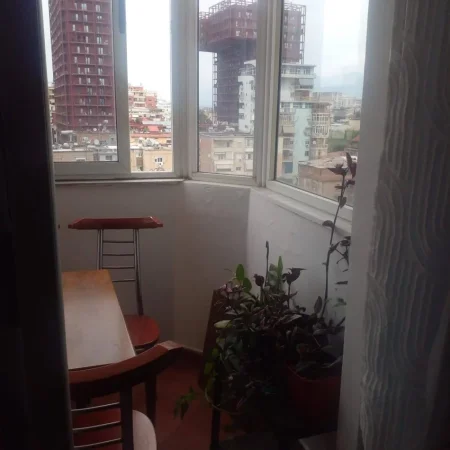 Tirane, jepet me qera apartament 1+1 Kati 8, 60 m² 450 € (21 Dhjetori)