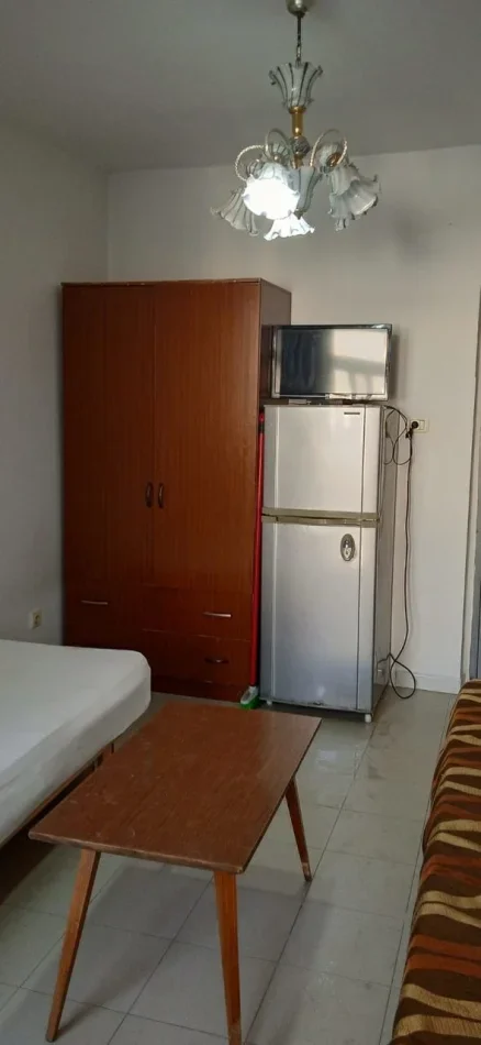 Tirane, jepet me qera apartament 1+1 Kati 4, 25 m² 350 € (Bulevardi Zogu i Parë)