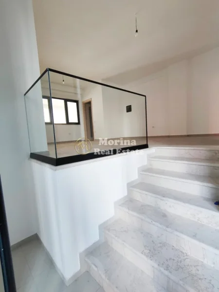 Tirane, jepet me qera ambjent biznesi Kati 0, 44 m² 150.000 € (Nexho Konomi)