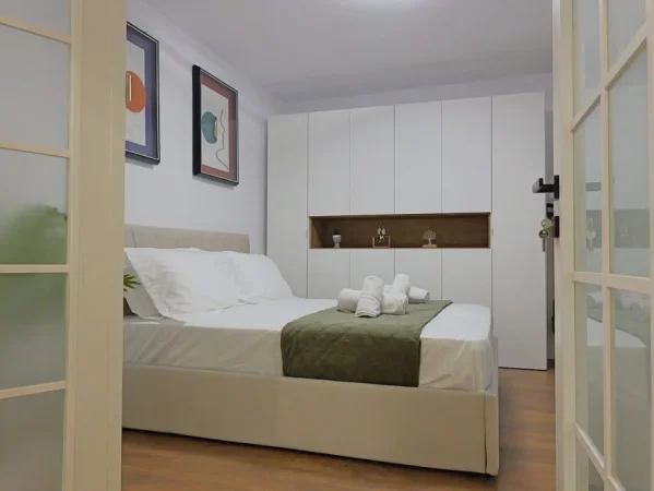 Tirane, jepet me qera apartament 1+1 Kati 1, 45 m² 750 € (Rruga e Elbasanit)