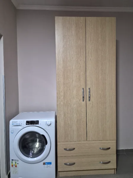 Tirane, jepet me qera apartament 1+1 Kati 1, 30 m² 370 € 