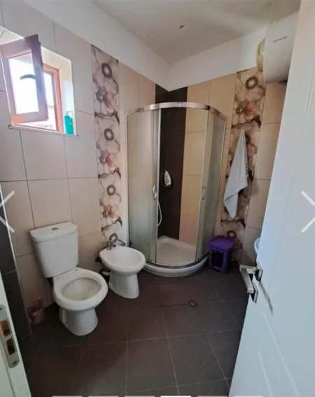 Tirane, jepet me qera apartament 2+1 Kati 1, 80 m² 450 € (Rrethi i Shkozes)