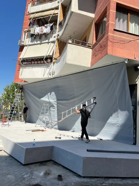 Tirane, shes Tenda Dielli