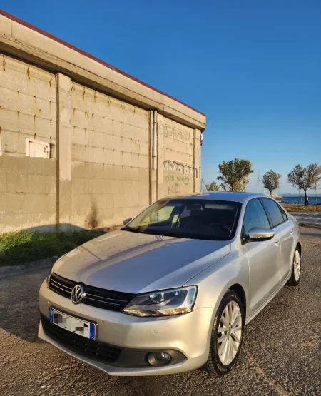 Durres, shitet makine Volkswagen Jetta Nafte, gri metalizato automatik Kondicioner 191.000 km 5.490 €