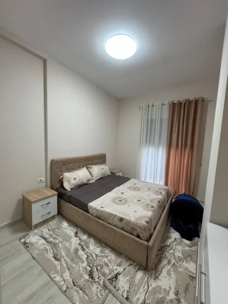 Tirane, jepet me qera apartament 1+1 Kati 1, 74 m² 500 € (ASTIR)